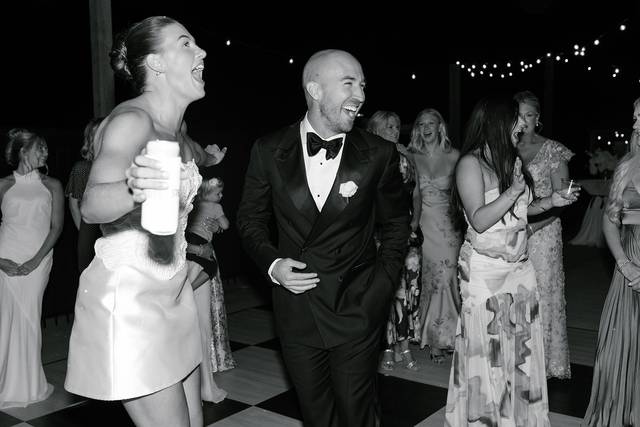 Couplehttps://cdn0.weddingwire