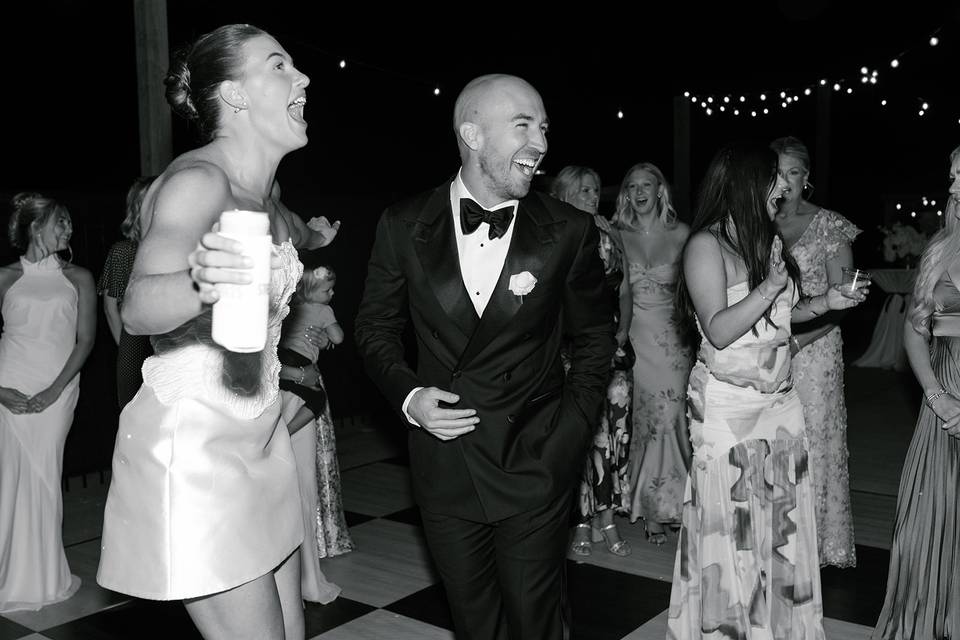 Couplehttps://cdn0.weddingwire