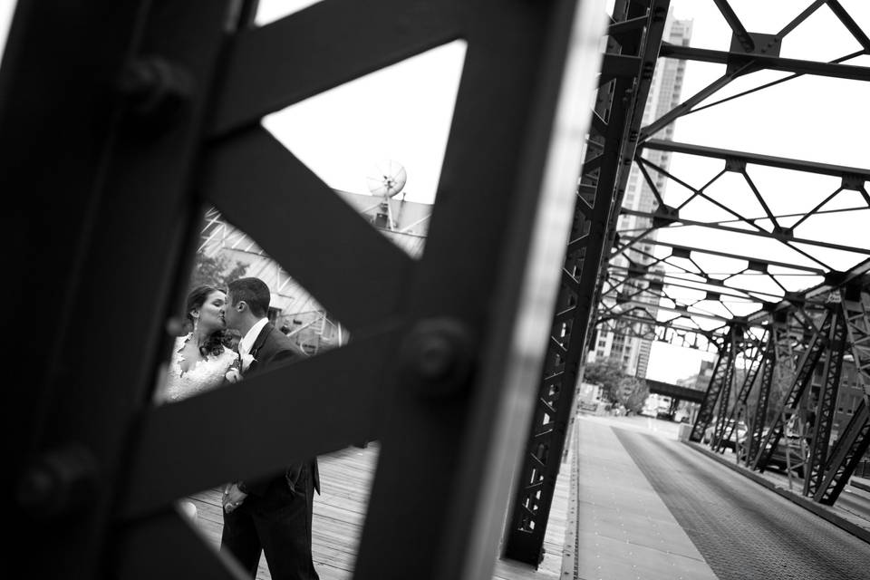 Framed kiss at Kinzie