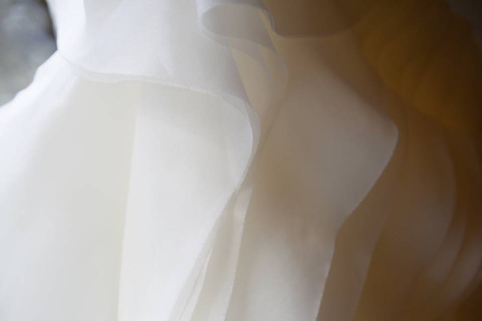 Flowy dress details