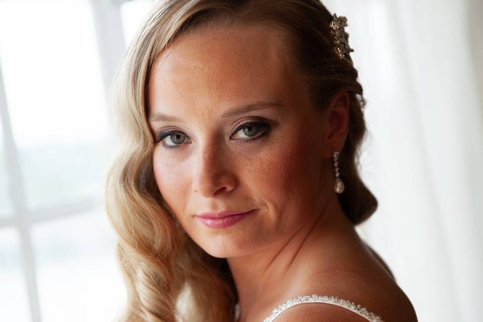 Modern vintage bride