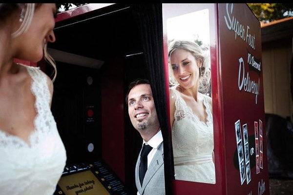 PhotoWorks Interactive Photobooth Rentals of San Jose