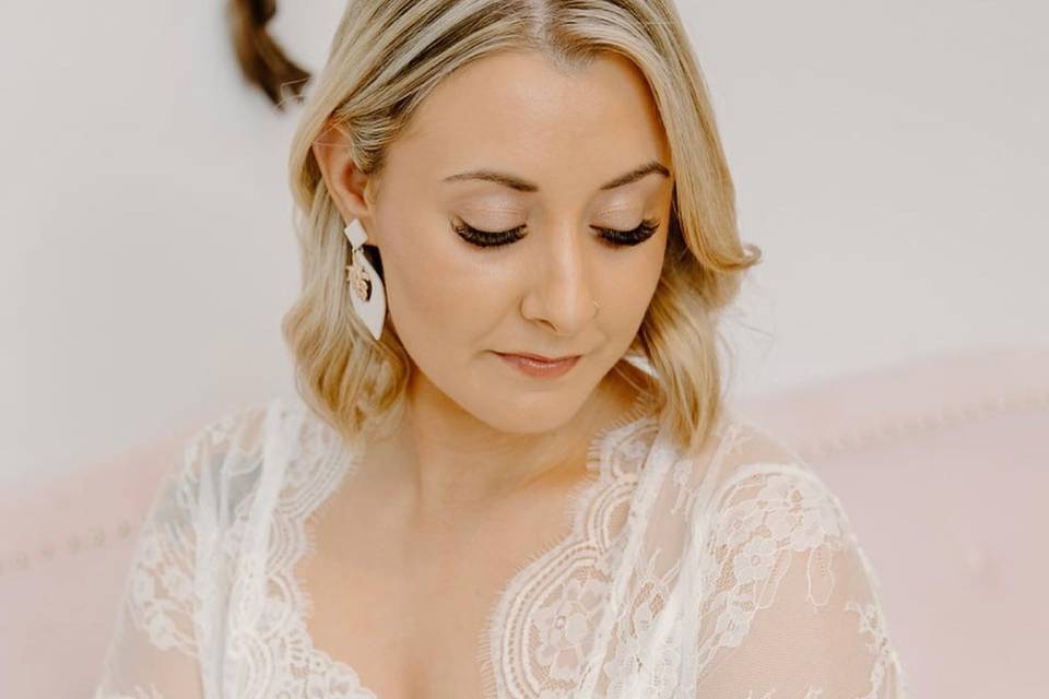 Timeless wedding makeup