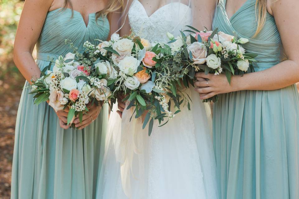 Bouquets for the bride and her bridesmaids