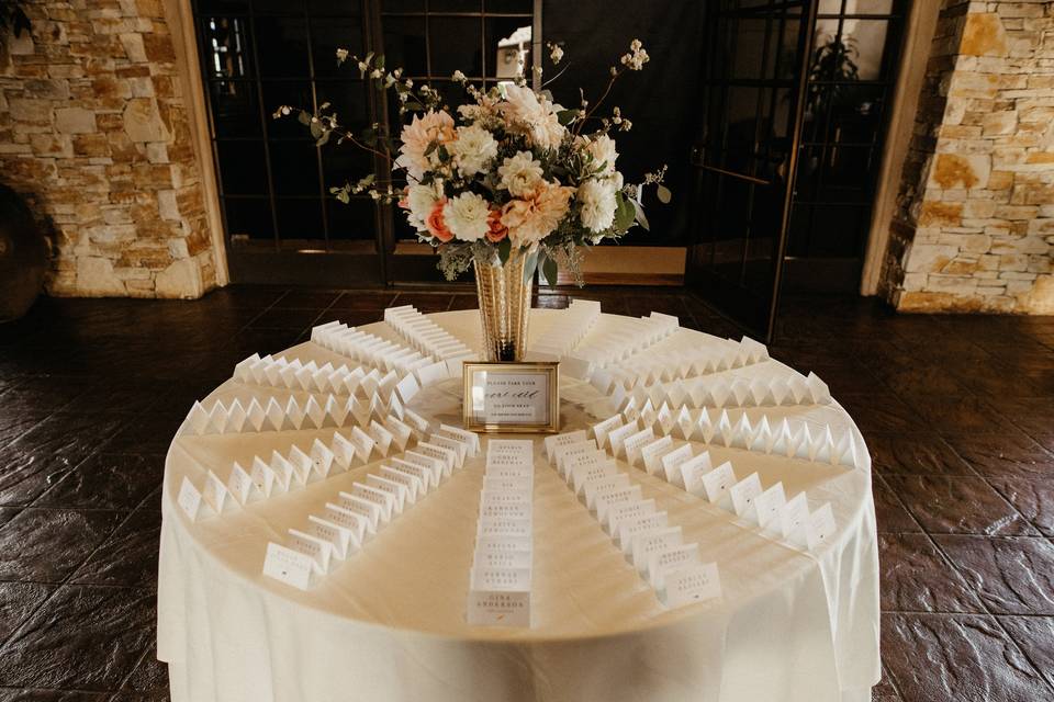 Escort table