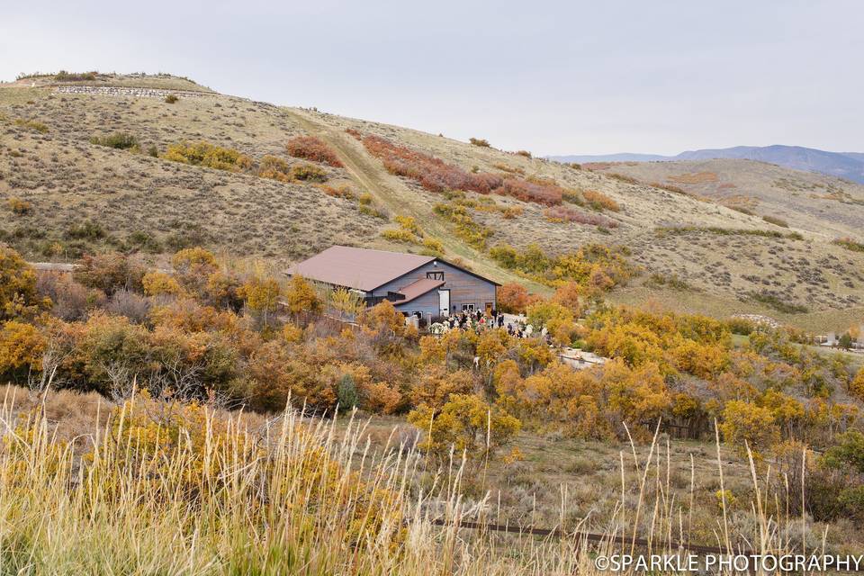 Blue Sky Ranch, Wanship, Utah
Photography by Sparkle Photography, Florals by Silver Cricket