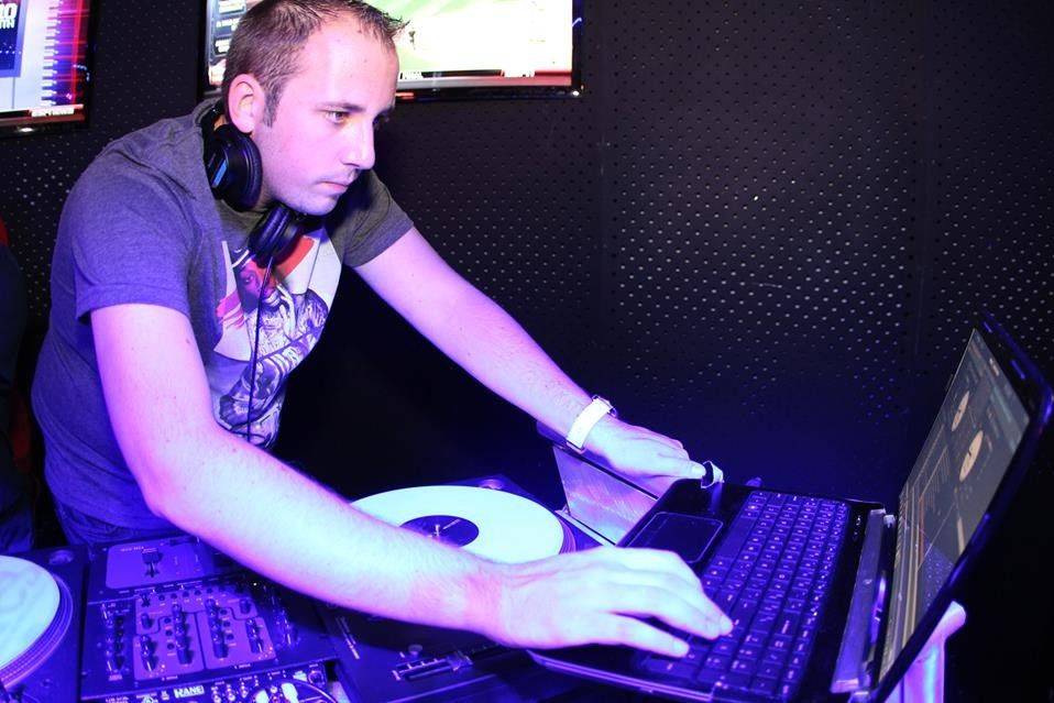 DJ Alex Jahn Entertainment