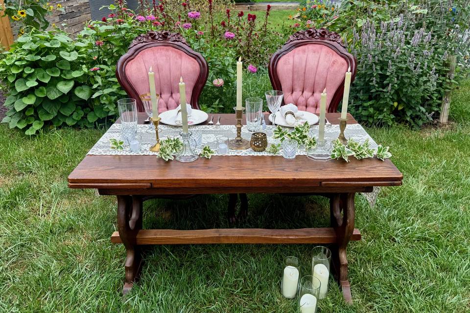 Vintage Sweetheart Table Set-U