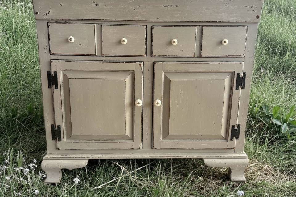 Vintage Cake Table