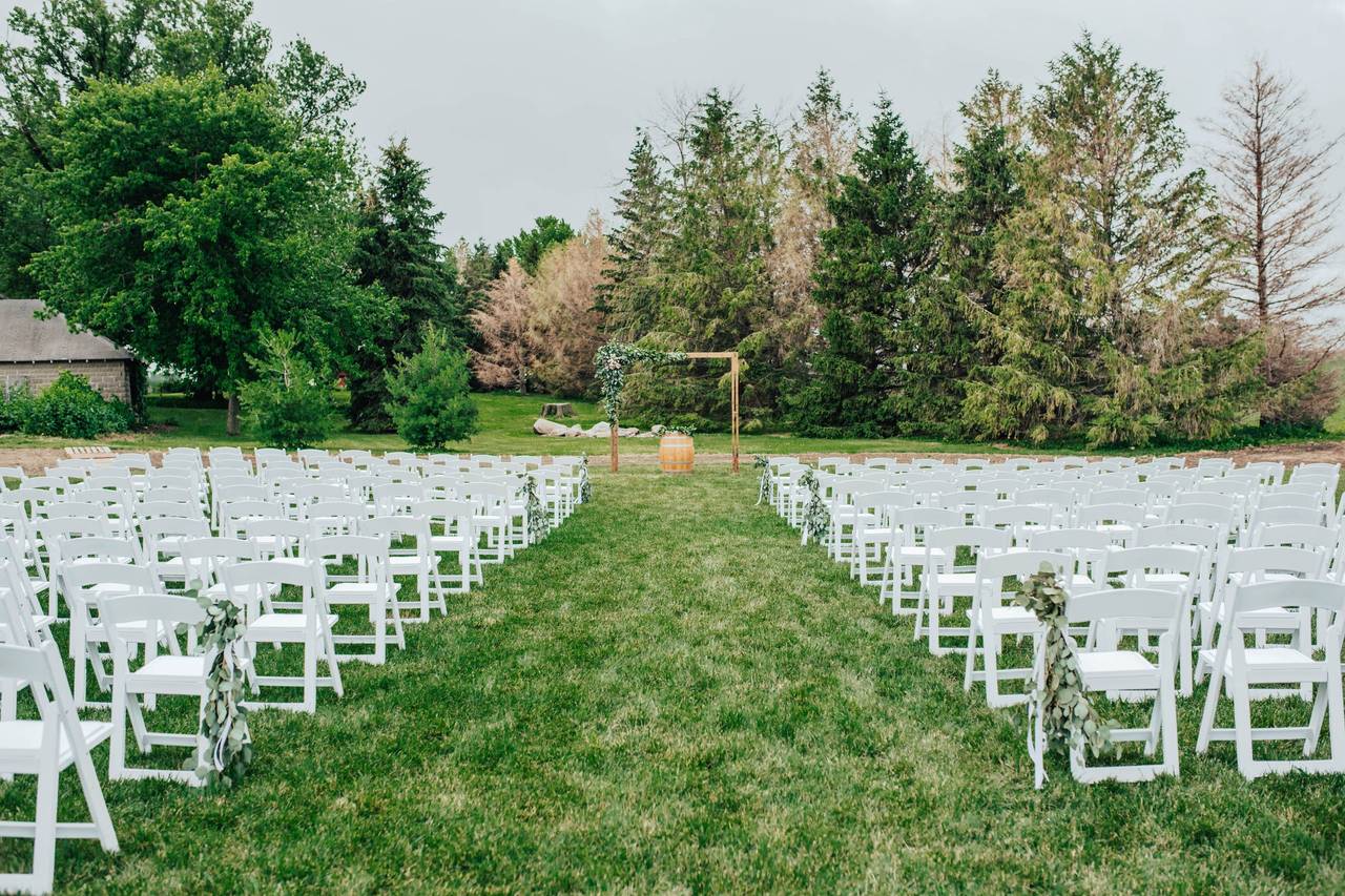 Three Sisters Barn - Barn & Farm Weddings - Dallas Center, IA - WeddingWire