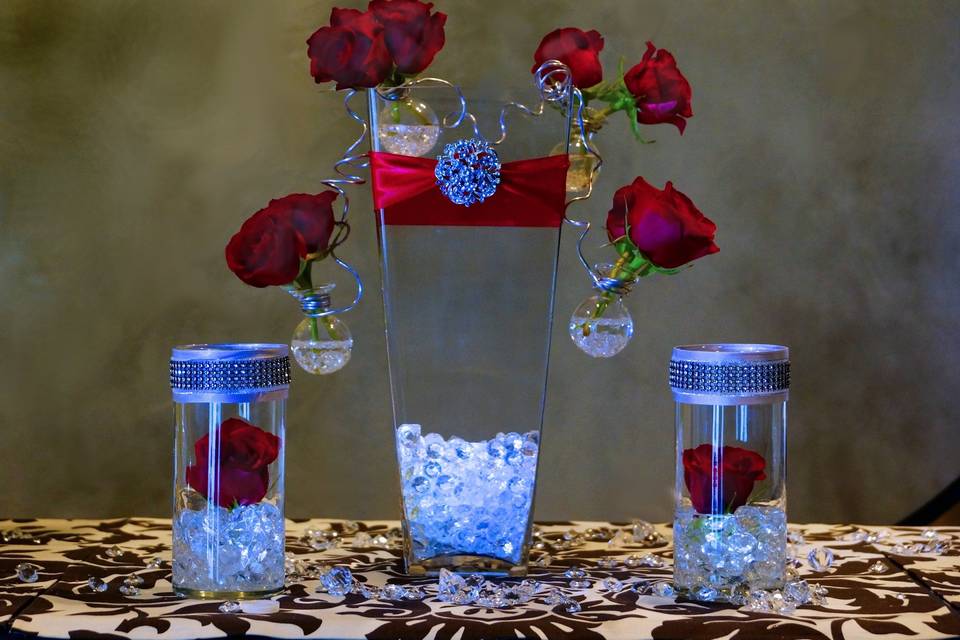 We can add accent vases to surround this Romance & Roses centerpiece!