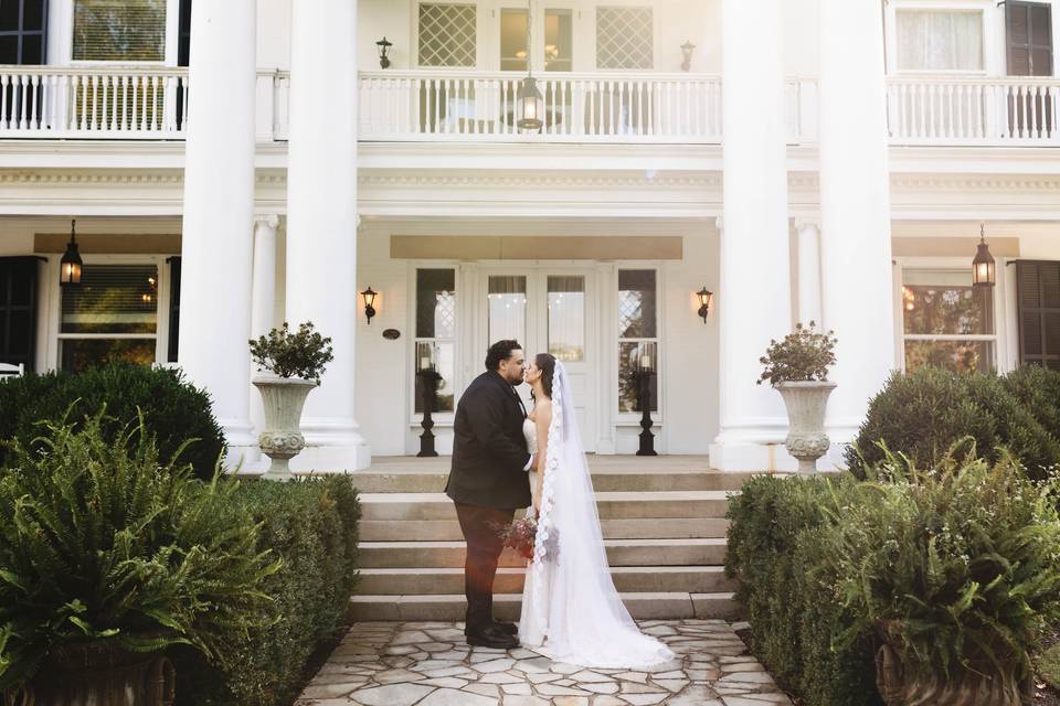 Bride and Groom Ashford Acres