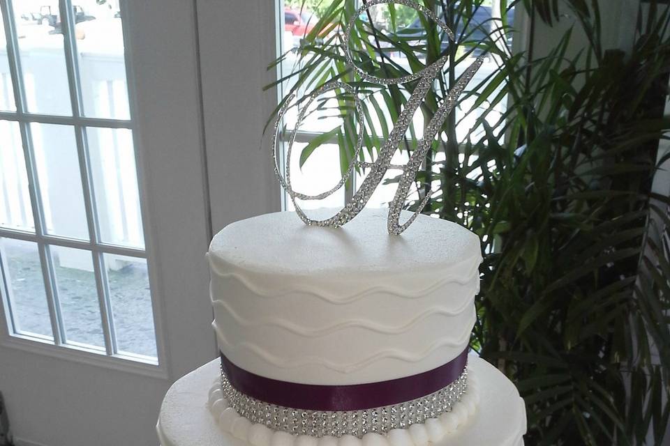 3-tier cake with violet details