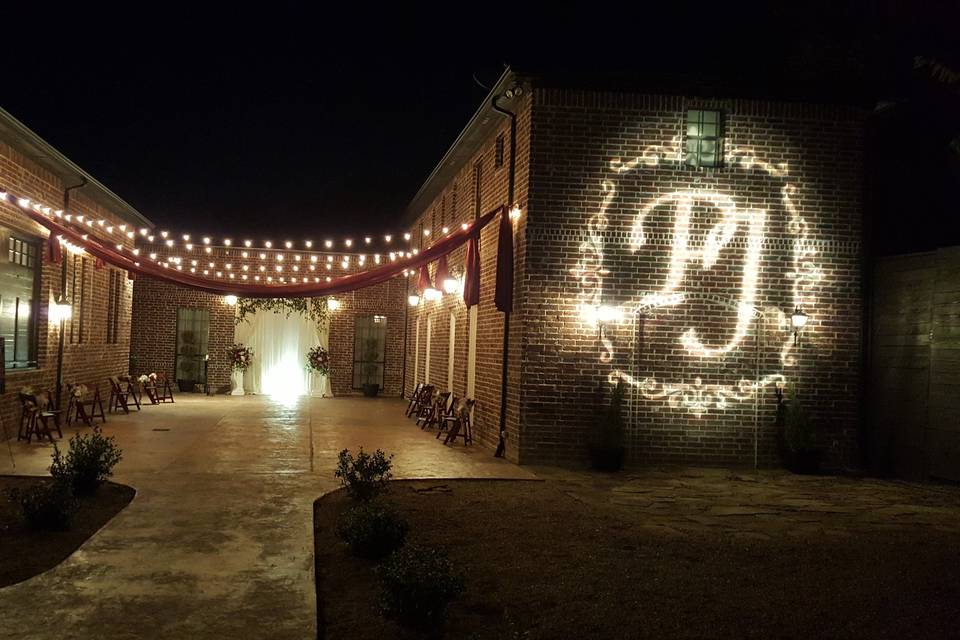 Outdoor string lighting