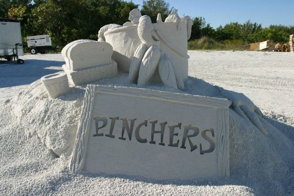 The World Famous Pinchers at The Wyndam, Fort Myers Beach