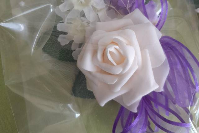 Cream/Lavender Corsage