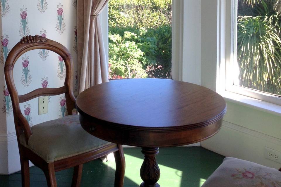 Weller House Inn, Tulip room bay window seating area, view of gardens by south lawn