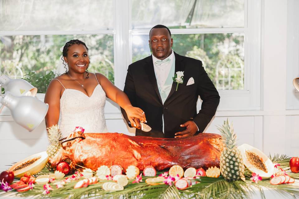 Bobbie & Maurice (Roasted Pig)