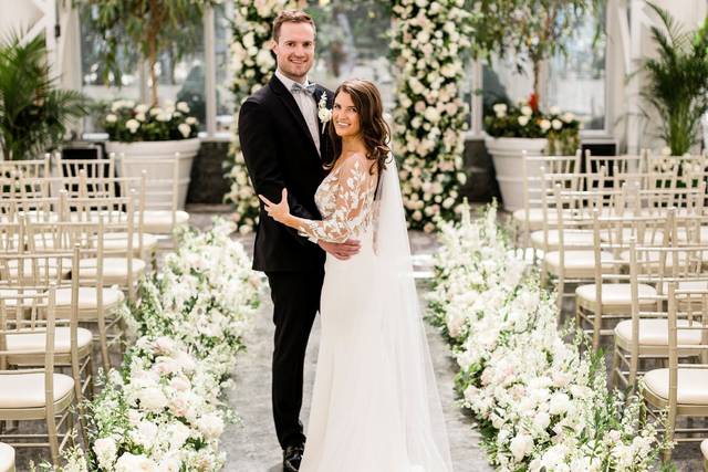 Stunning ceremony florals