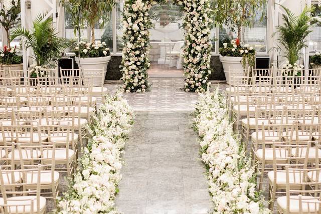 Stunning ceremony florals