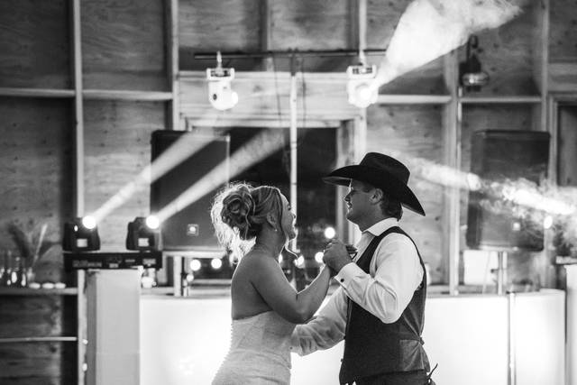 Last Dance at the Y-Knot