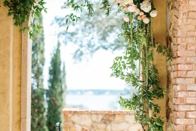 Romantic Ceremony Setting