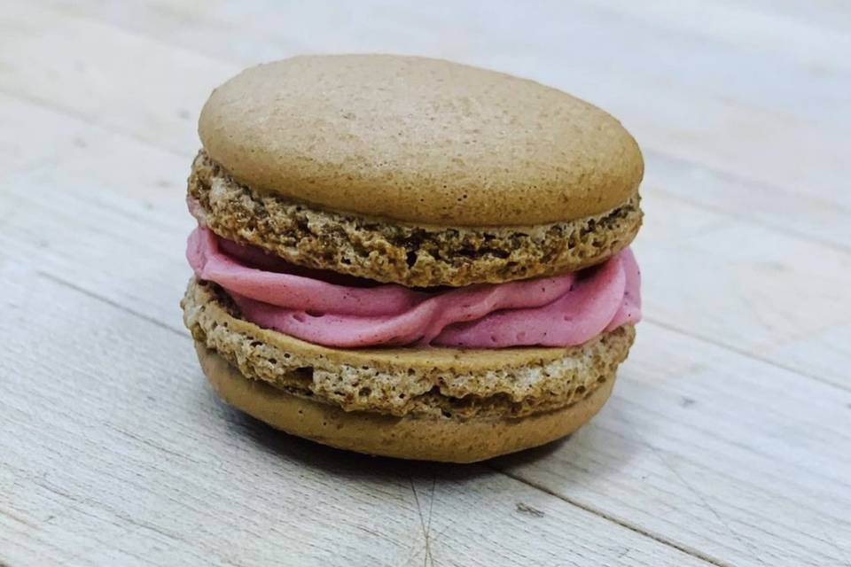 Strawberry Macaroon