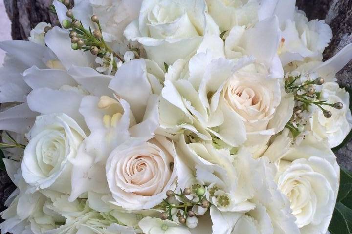 All White bridal Bouquet