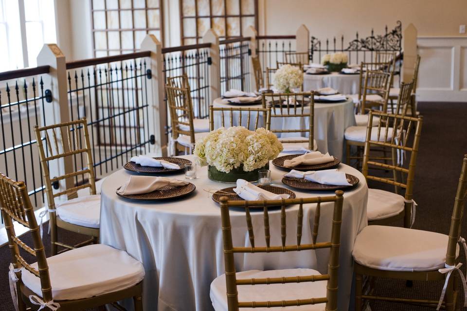 Balcony table settings