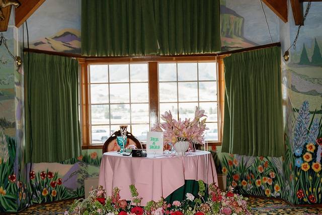 Garden Room - Madonna Inn