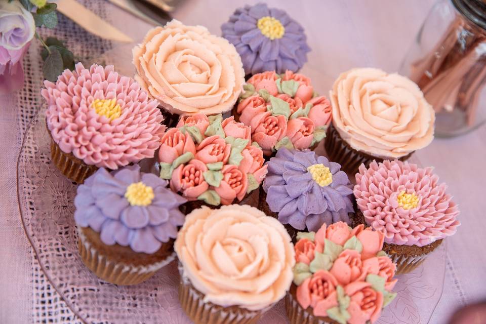 Floral cupcakes