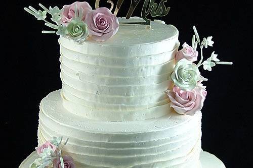 Dainty wedding cake