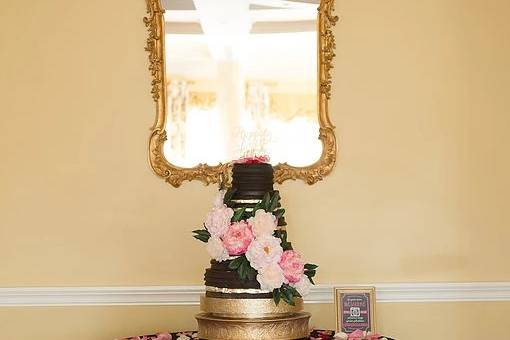 The wedding cake stand