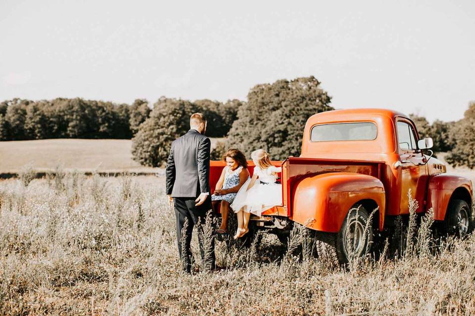 Sonshine Barn Wedding & Event Center