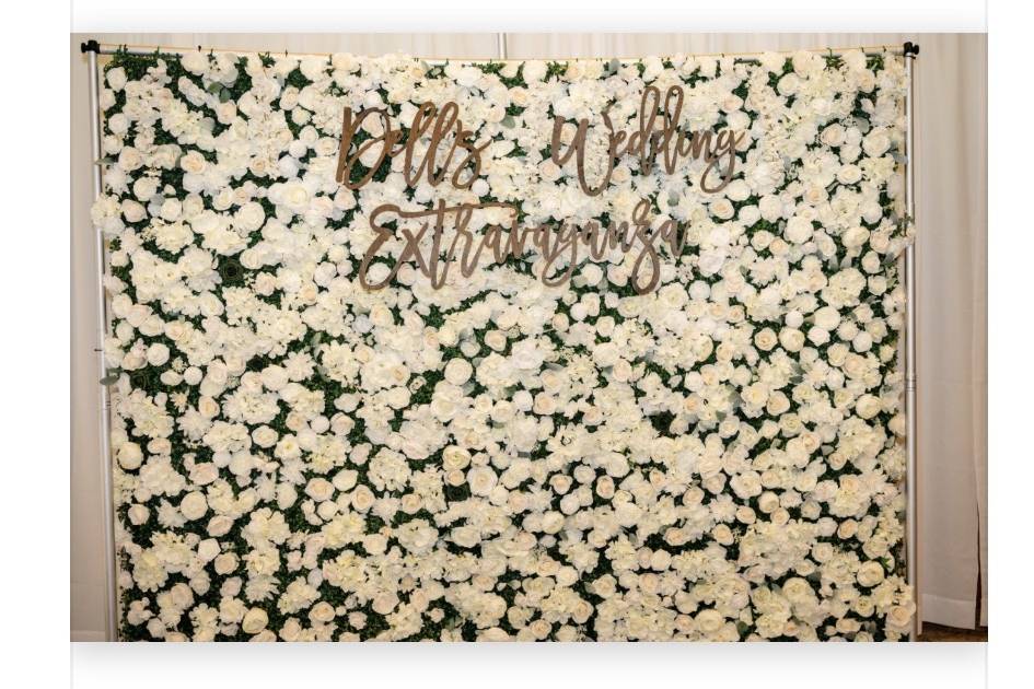 White flower wall