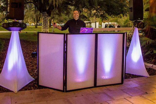 Djandphotoboothfl.com