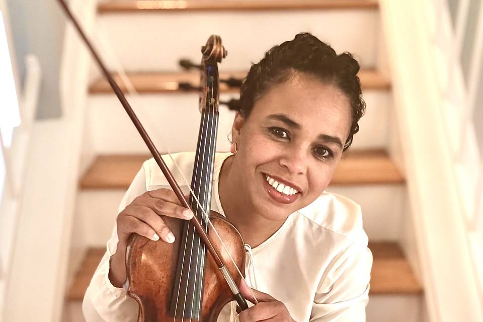 Yalira Walker Elegant Fiddle