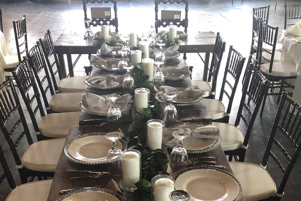 White Oaks Table Design