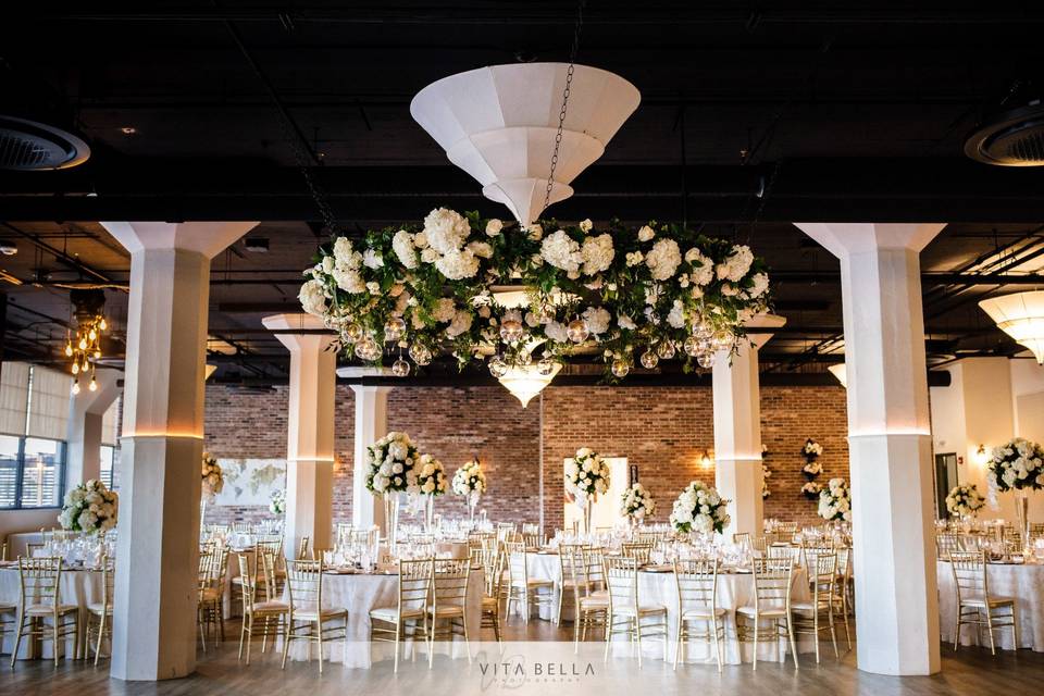 Floral chandelier in the Wurlitzer Room