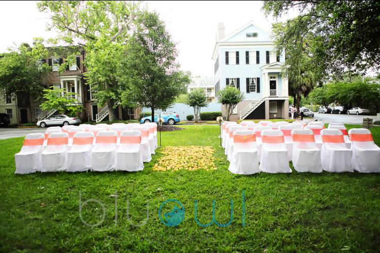 We provide Savannah wedding chair and linen rentals and decor for your ceremony indoors and out!