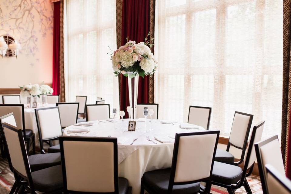 Table setting with flower centerpiece