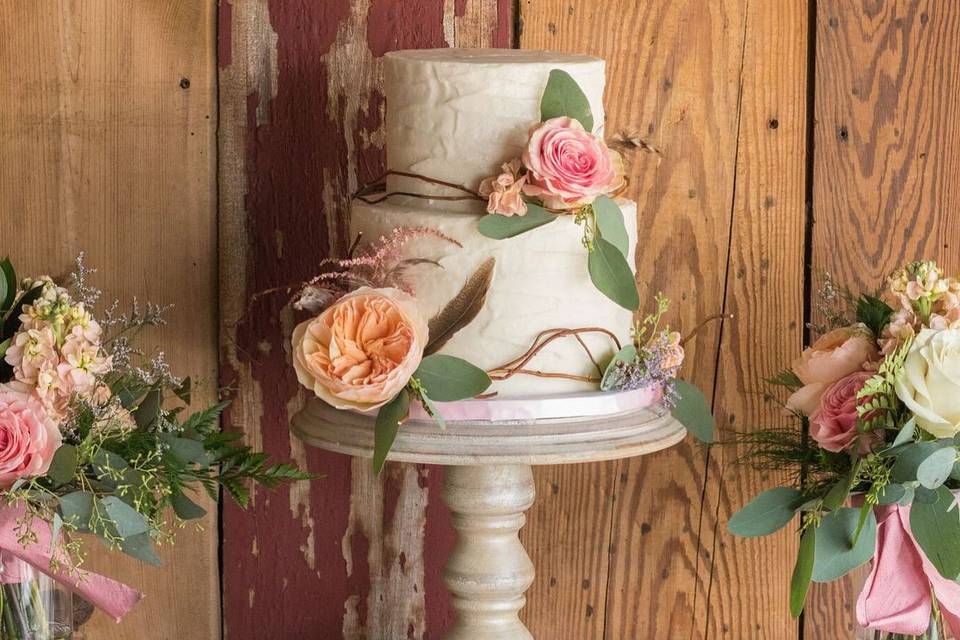 Cake with fresh flowers