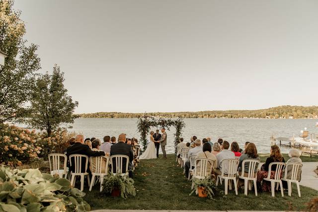 Bay Pointe Inn