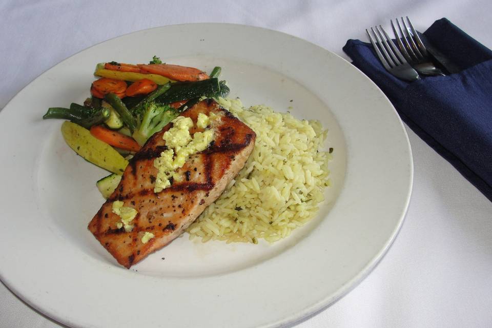 Broiled salmon with rice