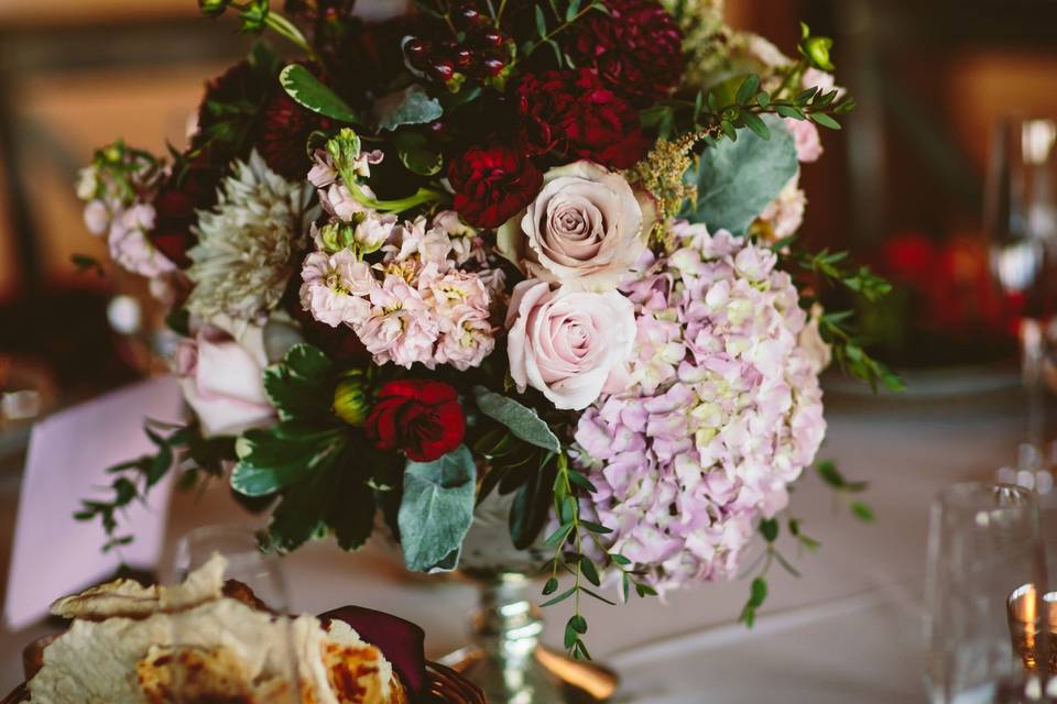 Table setting with centerpiece