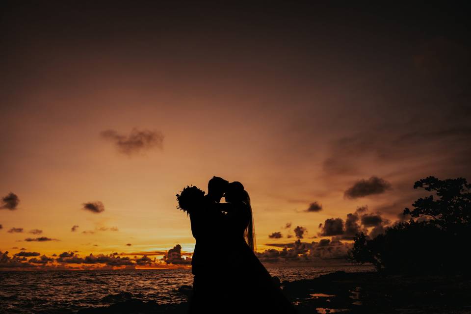 Waves of love against the Cari