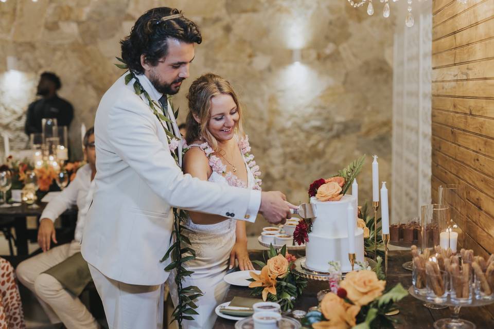 Wedding cake moment
