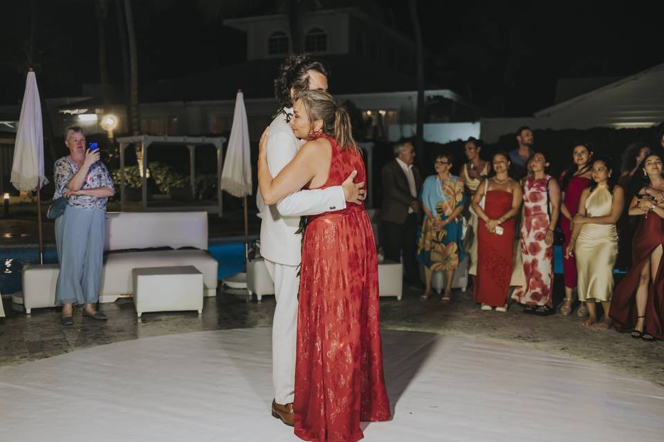 Wedding celebration in paradis