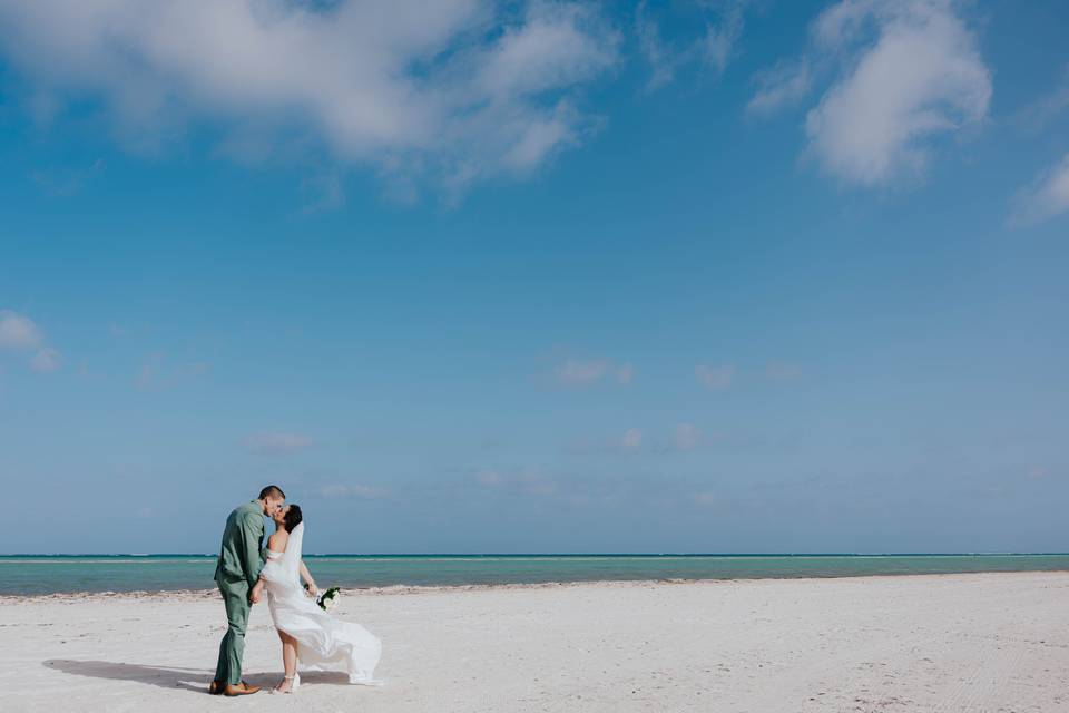 Romance, passion, and the beau