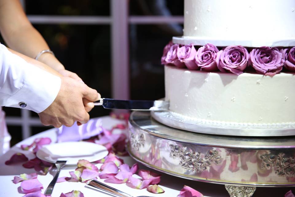 Cake cutting